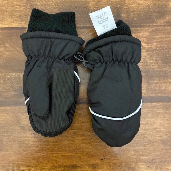 Baby mittens Sz 3m - Picture 1 of 3